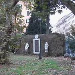Alice\'S Place