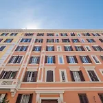 Castel Sant Angelo\'S Harmonious Apartment