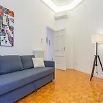 Domus San Giovanni Elegant Apartment