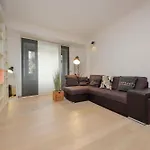 Ych-Trendy Flat Near Marconi