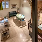 Amazing Apartment In Roma With Kitchenette