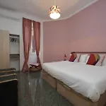 Ych-Vintage Flat Near San Giovanni