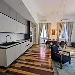 Luxury Gallery Suites