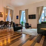Luxury Gallery Suites