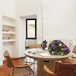 Casa Garibaldi, A Burghesius Home