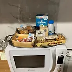 Spazio Apartment Di Stile Roma Metro C Mirti