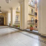 Iflat Lina Cavalieri House