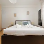 Comodo Appartamento Con Terrazzo, Vicino Gemelli