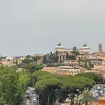 Deluxe One Bedroom Apartment, Perfect Location, Air Cond