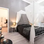 Cairoli 1 House G&B Colisee