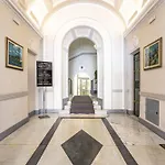 Opera Theater Relais