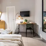 Dafne Room Un\'Oasi Romana Per Coppie