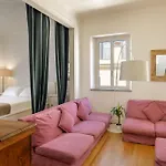 The Right Place 4U Mario De Fiori Apartment