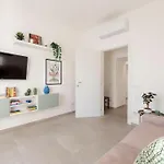 Long Bridge Apartment