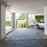 La Belle Maison