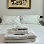 Contemporary Comfort Stylish Modern Apartment