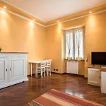 A Poche Fermate Dal Centro - Design Home
