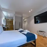 Carrara 24