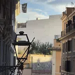 Spanish Steps Lovely Apartment With Balcony