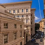 Stylish Flat Near Colosseum