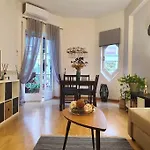 Blu Flamingo, Eleganza E Comfort A Trastevere