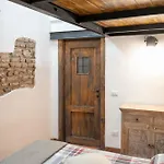 Domus Superior Capocci - Colosseum - Rione Monti