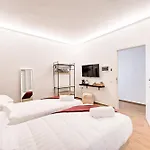 Caesar\'S Quarters - Private Rooms In Rome