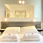 Kiss Me Rome Luxury Rooms
