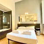 Kiss Me Rome Luxury Rooms