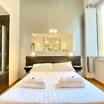 Kiss Me Rome Luxury Rooms