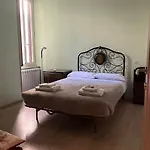 Flat Central Rome 75 Sqm Sleeps 4 Popehs