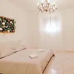Golden Luxury Home - San Giovanni - 10 Min To Basilica Of San Giovanni - 25 Min To Colosseum