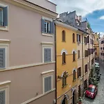 Trastevere Petite Escape