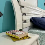 Camere Artistiche In Appartamento