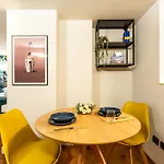 The Hive - Holiday Home In Trastevere