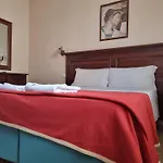 Domi 10 Apartment, Stazione Termini, Via Curtatone 12