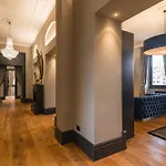Mega Royal Suite