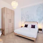 Le Ville Rooms Roma