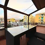 10 Min To Metro Cozy Apartment Near City Center