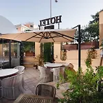 Sourire Hotel