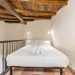 Imperial Apartment Near Colosseum