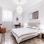 Rome Golden Retreat