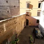 Monti Elite House