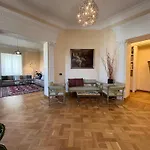Moon Cove, Villa Borghese Prestige Hideaway Rome