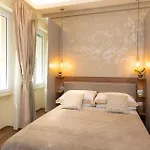 Dolcevita Vatican Apartment
