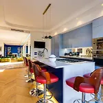 Luxury Penthouse With Terrace And Hot Tub