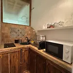 Navona Fox House