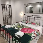 Sweet Rome Holiday Flaminio-The Biggest Shower