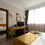 Hotel The Brand