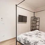 C2 Top Class Apartment, 2 Camere Da Letto Con Giardino In Zona Via Veneto Distante 15 Minuti A Piedi Da Fontana Di Trevi